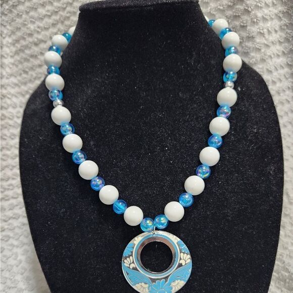Repurposed Handmade pretty in floral hoop necklace w white, blue, n silver beads - Picture 6 of 8
